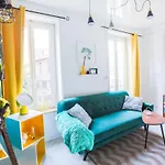 F1 Centre-ville Coquet Apartment *